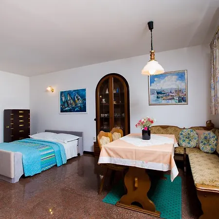 Dolores Apartament *